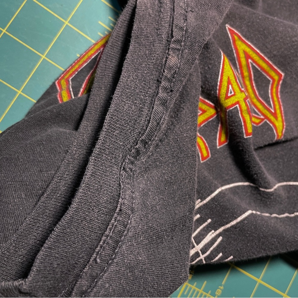 Vintage Def Leppard Shirt Pyromania Rock Till You Drop Tour 1983 Tour - Picture 10 of 13